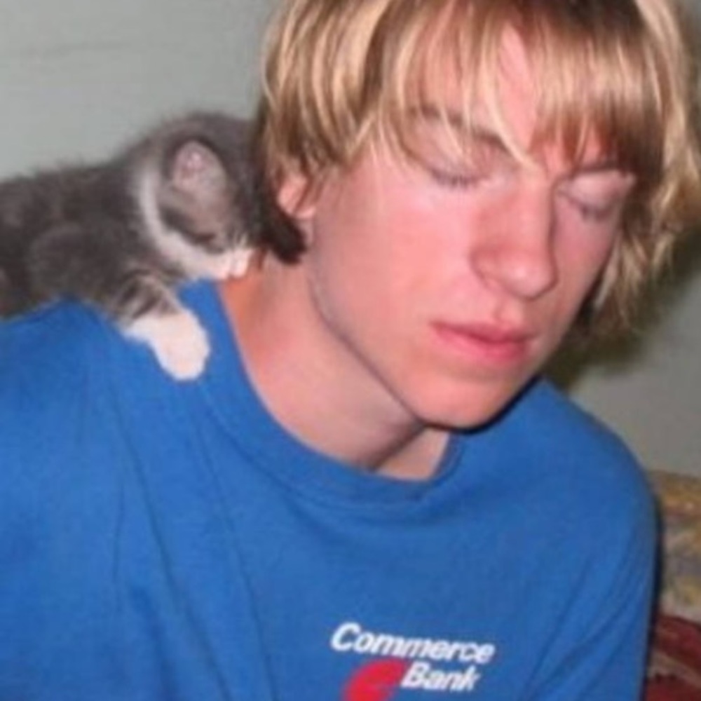 Meet your Posher, Dakota